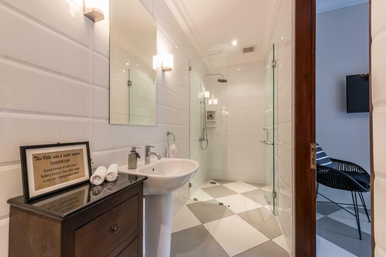 Central 3 Bedroom Villa Close To Seminyak Beach エクステリア 写真